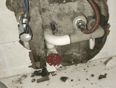 梅列卫生间漏水维修公司专业为您介绍下梅列查漏水的服务流程是怎么样的。首先需求找专业的师傅走效